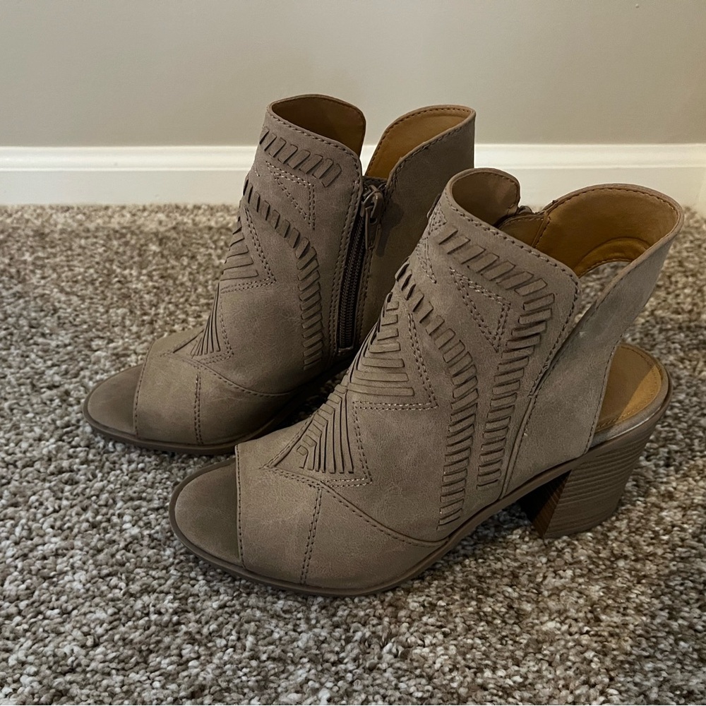 Universal Thread Taupe Peep-Toe Ankle Booties